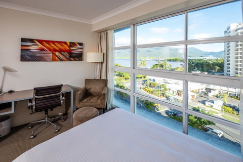 DoubleTree By Hilton Cairns - Accommodation ACT 35