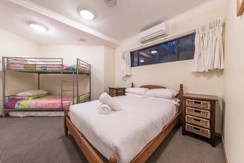 Paradise Penthouse At Waves - Airlie Beach - Accommodation ACT 16