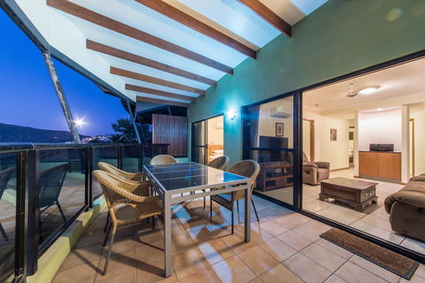 Paradise Penthouse At Waves - Airlie Beach - Accommodation ACT 27