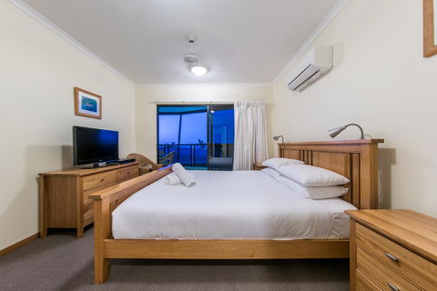 Paradise Penthouse At Waves - Airlie Beach - Accommodation ACT 15