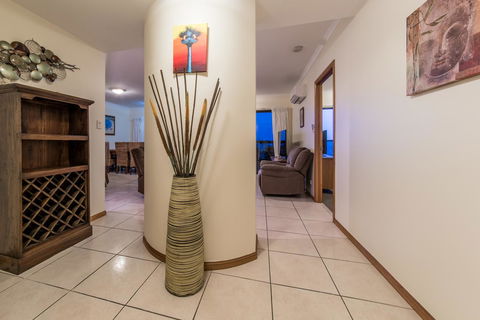Paradise Penthouse At Waves - Airlie Beach - Accommodation ACT 19