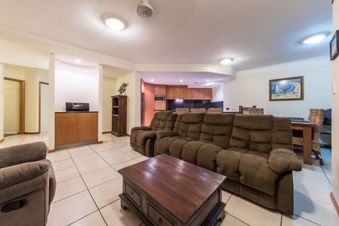 Paradise Penthouse At Waves - Airlie Beach - Accommodation ACT 7