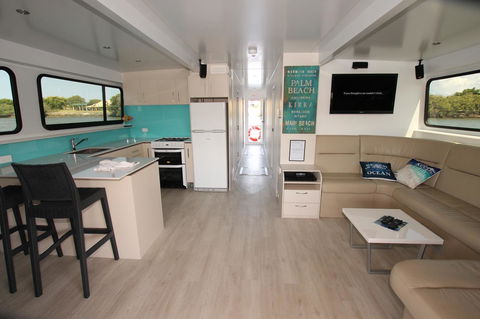 Coomera Houseboats - Accommodation ACT 9