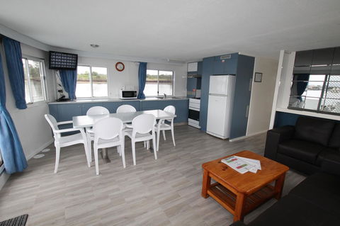 Coomera Houseboats - Accommodation ACT 5