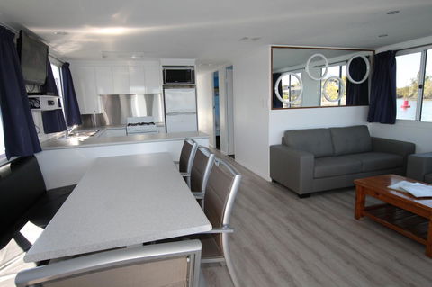Coomera Houseboats - Accommodation ACT 15