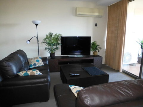The Oasis Apartments - Accommodation ACT 7