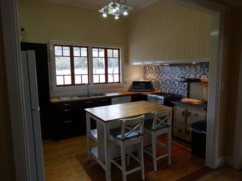 Loughmore House - Accommodation ACT 3