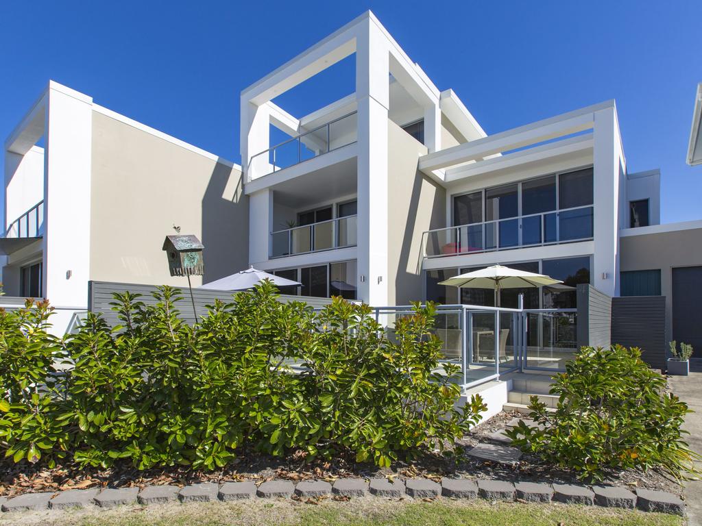  Accommodation ACT