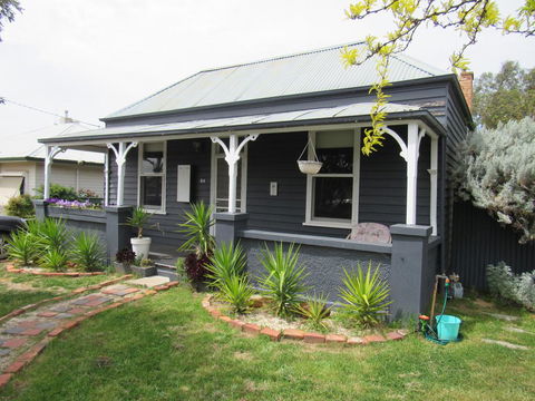 Welcome Stranger Cottage - Accommodation ACT 0