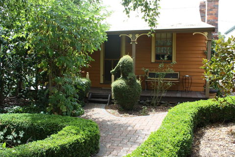 Westbury Gingerbread Cottages - Accommodation ACT 3