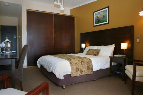 Whale Inn & Restaurant - Accommodation ACT 2