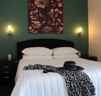 Whale Inn  Restaurant - Accommodation ACT