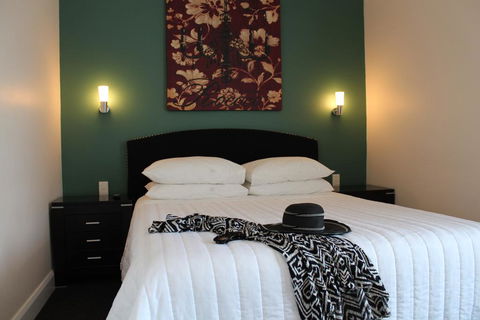 Whale Inn & Restaurant - Accommodation ACT 0