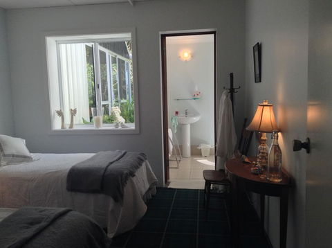 Whispering Pines Bed And Breakfast - Accommodation ACT 2