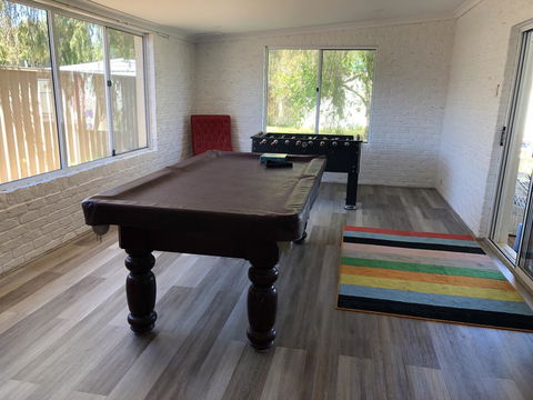 White Cottage - Accommodation ACT 1