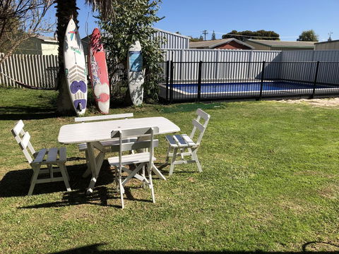 White Cottage - Accommodation ACT 2