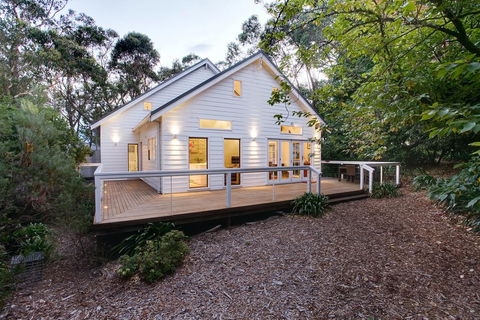 White Cottage - Accommodation ACT 0
