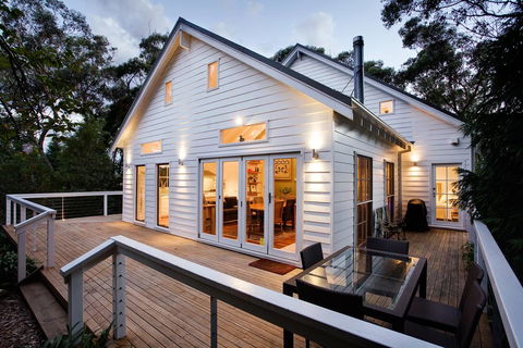 White Cottage - Accommodation ACT 1