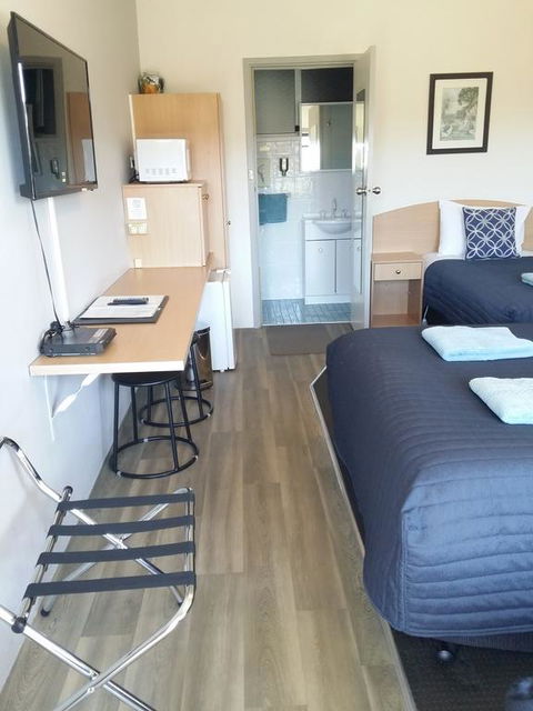 White Manor Motel - Accommodation ACT 1
