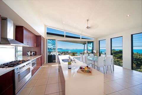 Whitsunday Views - Airlie Beach - Accommodation ACT 0