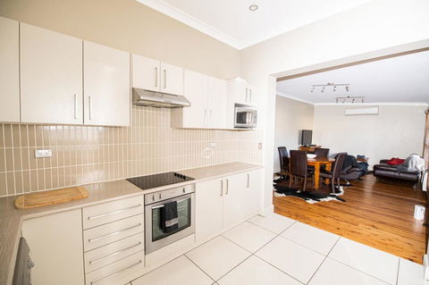 William Cottage Central Heritage Home - Accommodation ACT 1