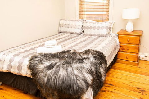 William Cottage Central Heritage Home - Accommodation ACT 2