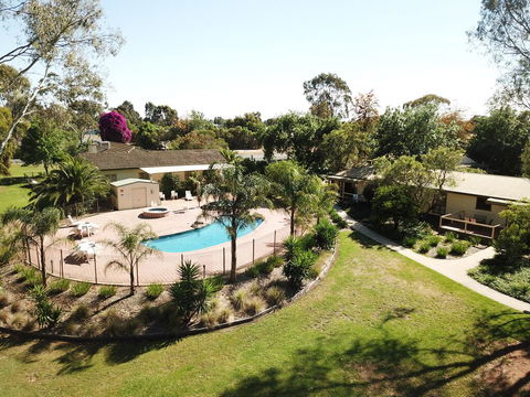 Winbi River Resort Holiday Rentals - Accommodation ACT 3