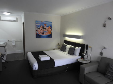 Wine Village Motor Inn - Accommodation ACT 2