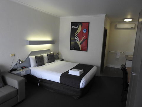 Wine Village Motor Inn - Accommodation ACT 0