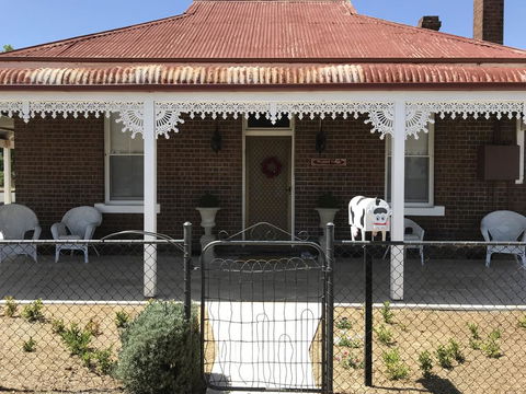 Woodstock Cottage - Accommodation ACT 0