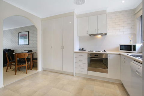 Woody's - In Central Bright - Accommodation ACT 2