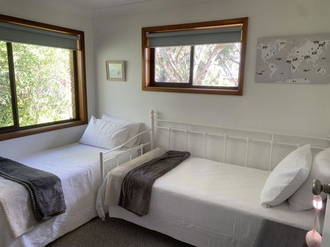 Wreck Beach Cottage @ Shoal Bay - Accommodation ACT 3