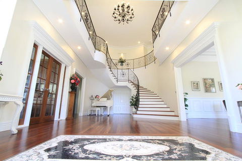 Yatahlia Manor Luxury Homestay - Accommodation ACT 2