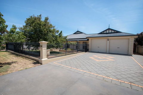 Yellow Rose Cottage - Accommodation ACT 0