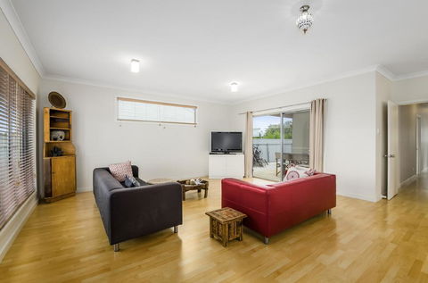 Zaahira House - Accommodation ACT 2