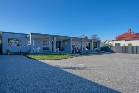Zoo Villas : Villa Zebra - Central Wynyard - Accommodation ACT 2