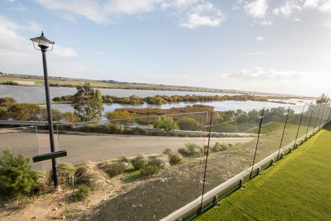 Serenity And Sweeping Murray River Views - Accommodation ACT 0