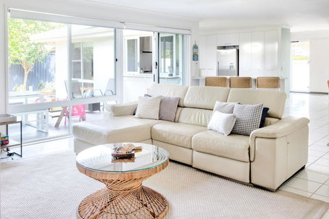 Relax At Bokarina Beach House Walk To Beach Relax By The Pool - Accommodation ACT 0