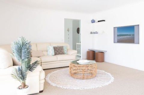 Relax At Bokarina Beach House Walk To Beach Relax By The Pool - Accommodation ACT 1