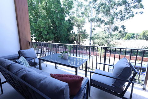 34 High End Quality Home - Glendalough - Sleeps 8 - Accommodation ACT 2