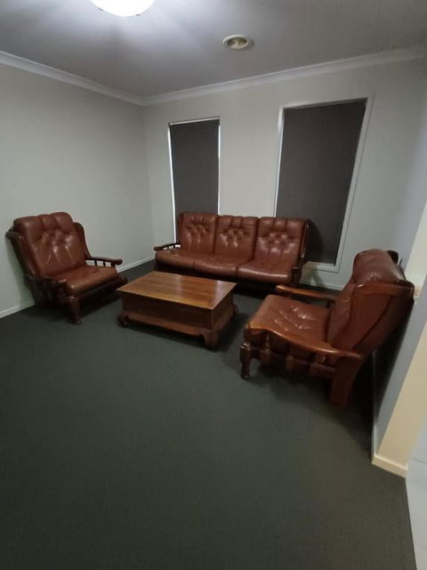 A Beautiful And Spacious Home. - Accommodation ACT 1