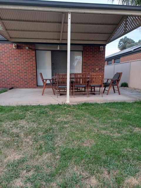 A Beautiful And Spacious Home. - Accommodation ACT 2