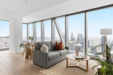 A Chic 2BR Apt With Panoramic Views FREE Parking - Accommodation ACT 1