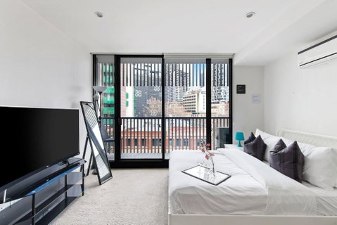 A Chic Studio Only A 4-min Walk To Victoria Market - Accommodation ACT 2