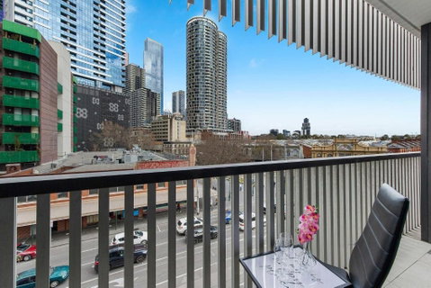 A Chic Studio Only A 4-min Walk To Victoria Market - Accommodation ACT 4