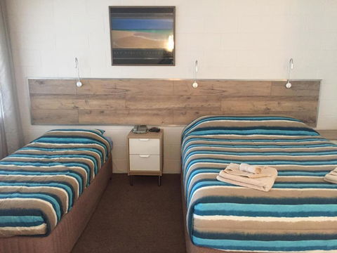 A & A Motel - Accommodation ACT 2