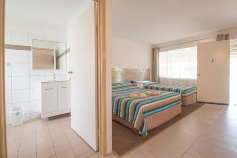 A & A Motel - Accommodation ACT 3