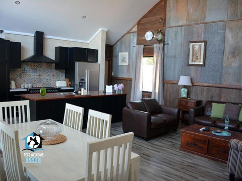 A Beautiful New Property, Walking Distance To The Beach In Esperance WA! - Accommodation ACT 2