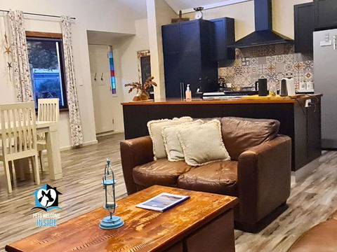 A Beautiful New Property, Walking Distance To The Beach In Esperance WA! - Accommodation ACT 1
