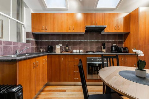 A Carlton Classic - Quaint Inner-City Getaway - Accommodation ACT 2